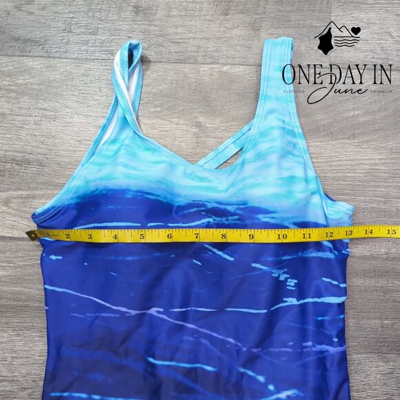 Adisputent Cross Back One Piece Swimsuit Size S - Picture 4 of 6